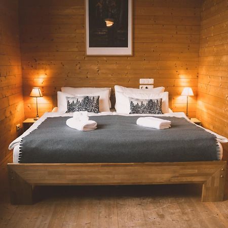Naturnahes Familienchalet Mit Garten - Wifi - Netflix - Nur 15 Minuten Vom Chiemsee Und 35 Minuten Von Muenchen Entfernt Vogtareuth Exterior photo