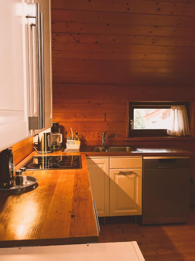 Naturnahes Familienchalet Mit Garten - Wifi - Netflix - Nur 15 Minuten Vom Chiemsee Und 35 Minuten Von Muenchen Entfernt Vogtareuth Exterior photo