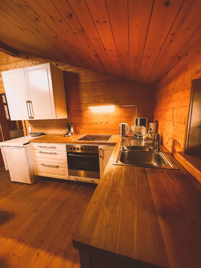 Naturnahes Familienchalet Mit Garten - Wifi - Netflix - Nur 15 Minuten Vom Chiemsee Und 35 Minuten Von Muenchen Entfernt Vogtareuth Exterior photo