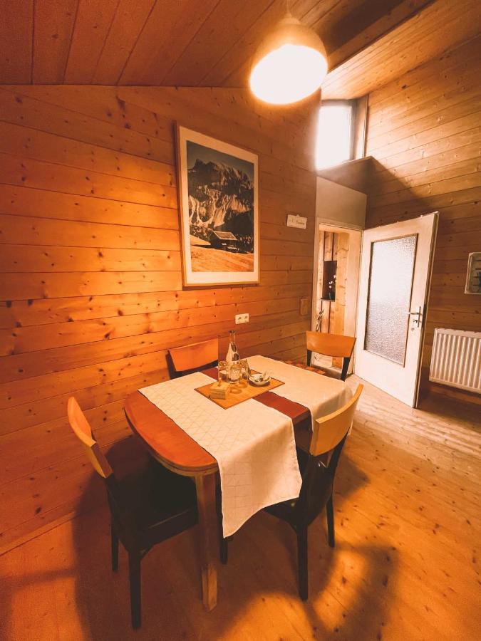 Naturnahes Familienchalet Mit Garten - Wifi - Netflix - Nur 15 Minuten Vom Chiemsee Und 35 Minuten Von Muenchen Entfernt Vogtareuth Exterior photo