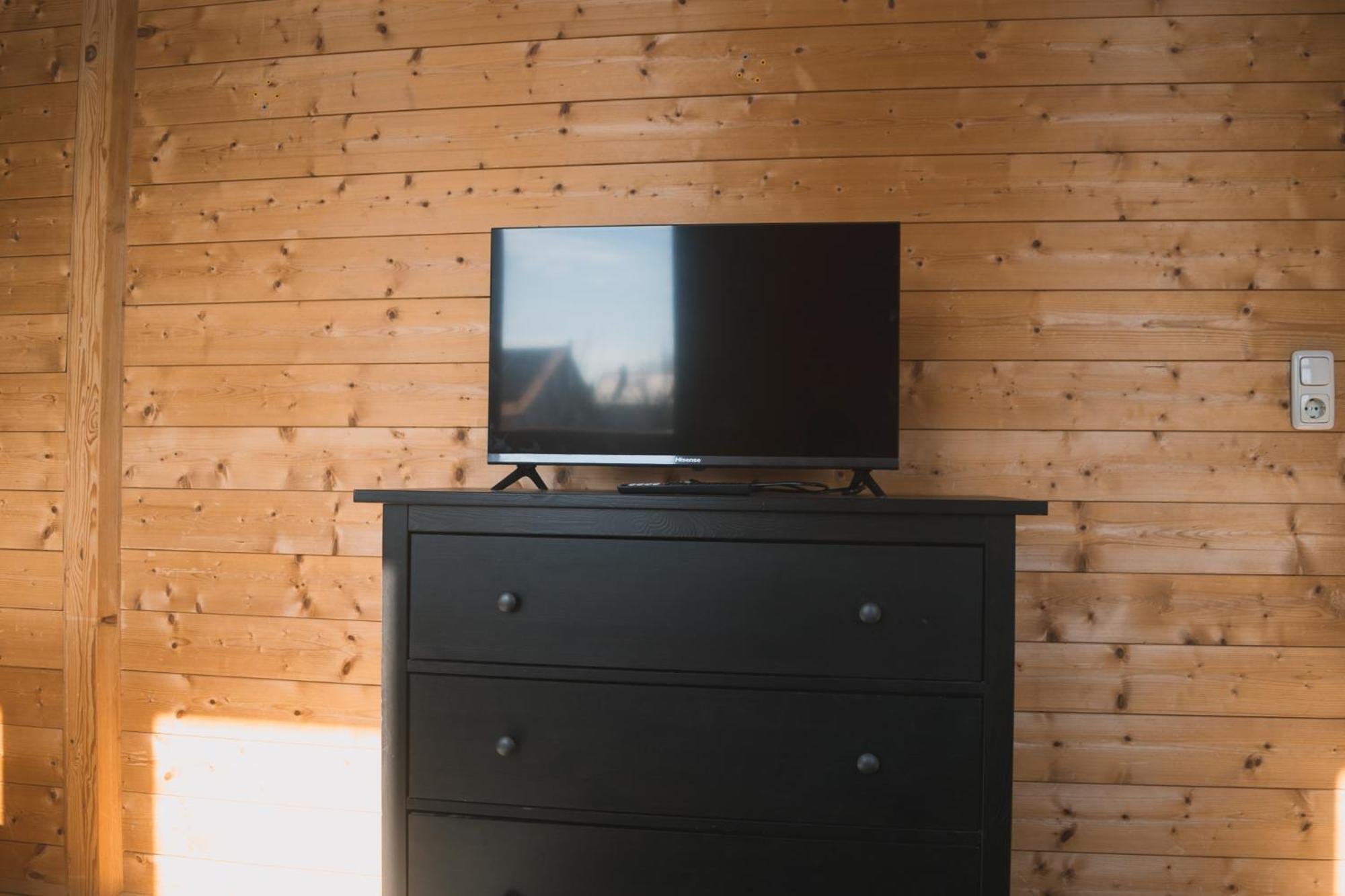 Naturnahes Familienchalet Mit Garten - Wifi - Netflix - Nur 15 Minuten Vom Chiemsee Und 35 Minuten Von Muenchen Entfernt Vogtareuth Exterior photo